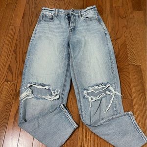 american eagle relaxed mom jean